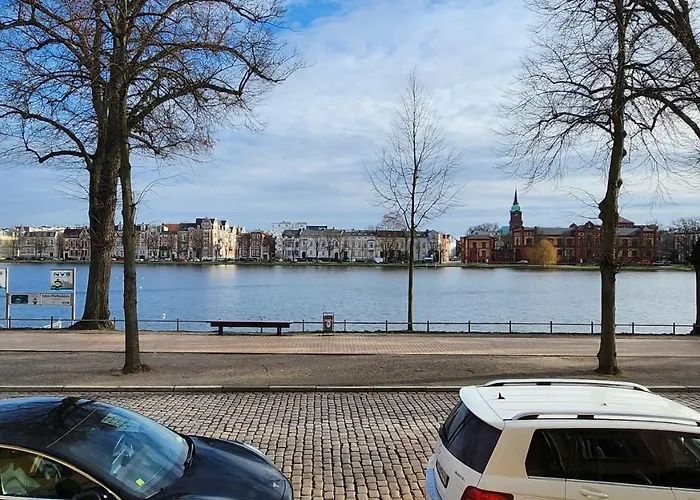Das Ferienapartment Alexandrine Direkt Am Pfaffenteich Mit Eigenem Parkplatz