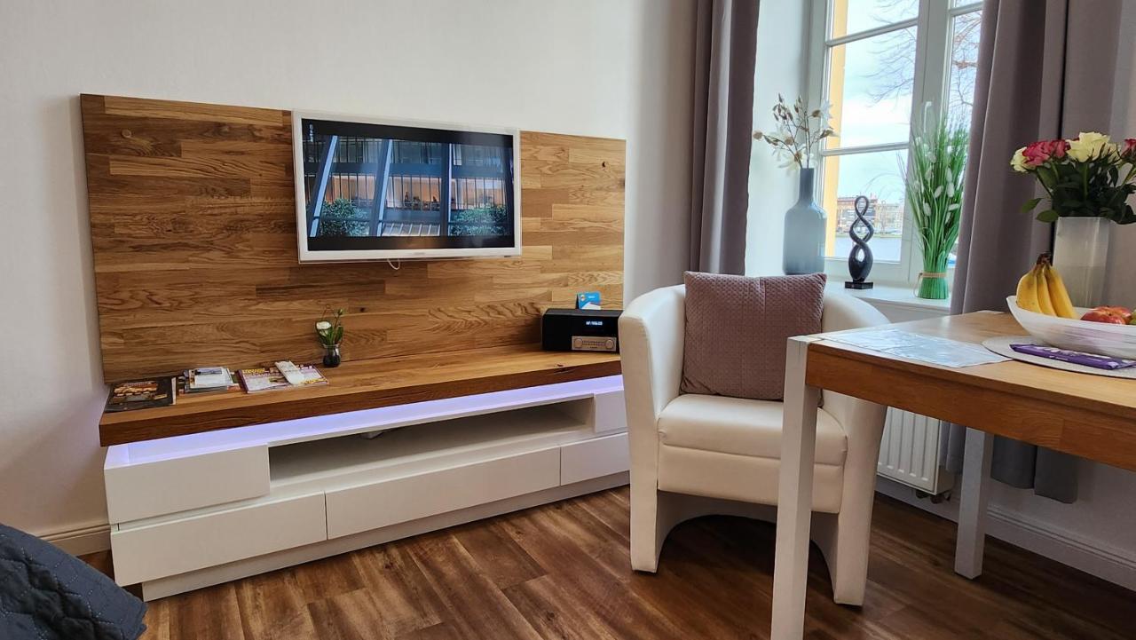 Apartment Ferienapartment Alexandrine Direkt Am Pfaffenteich Mit Eigenem Parkplatz