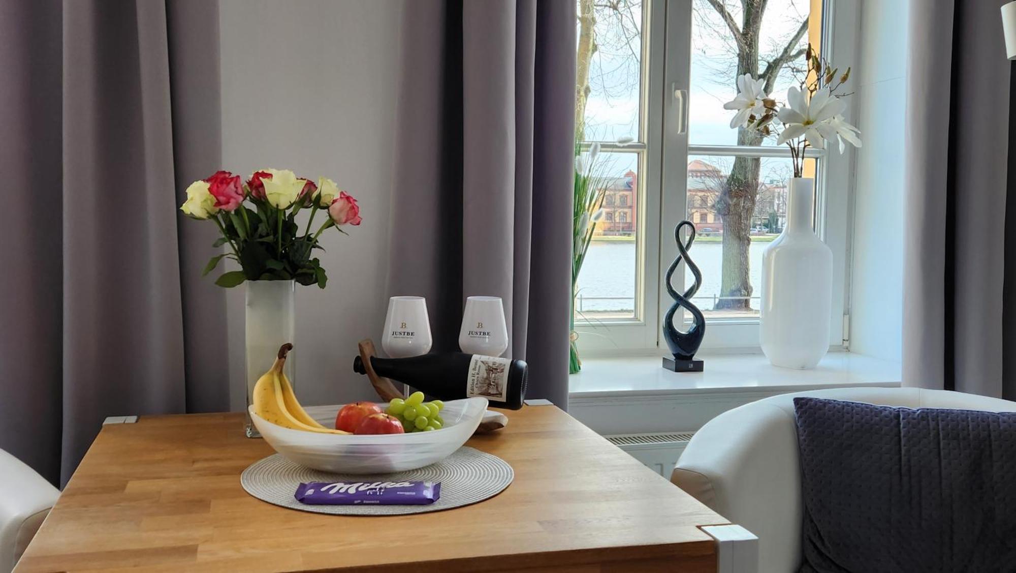 Ferienapartment Alexandrine Direkt Am Pfaffenteich Mit Eigenem Parkplatz